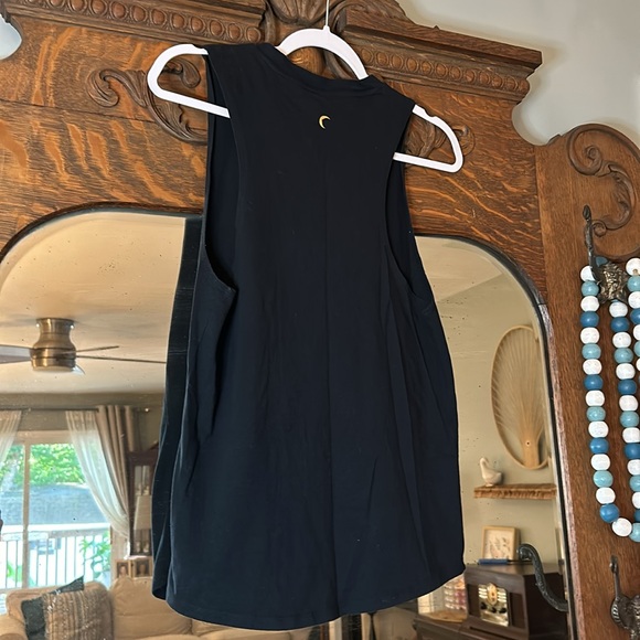 ZYIA black workout tank with gold print sz large - Picture 4 of 5